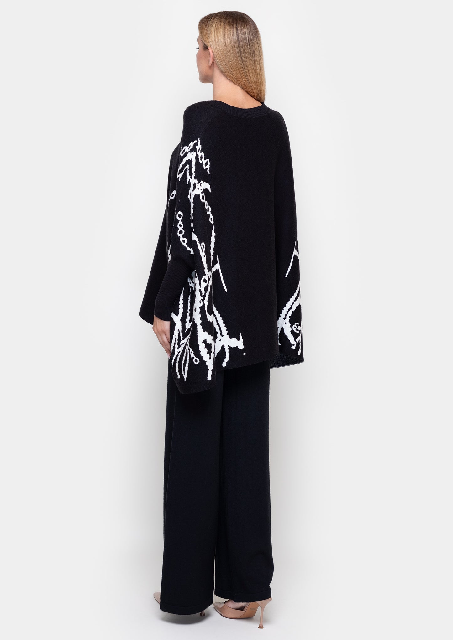 Sweater oversized a classic in a modern version