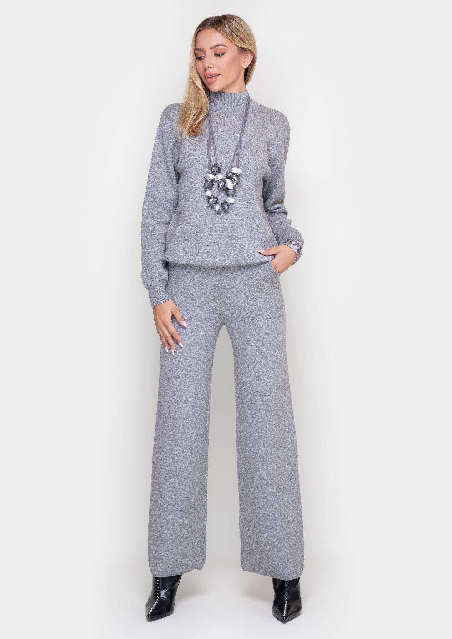 Samange suit in viscose fabric