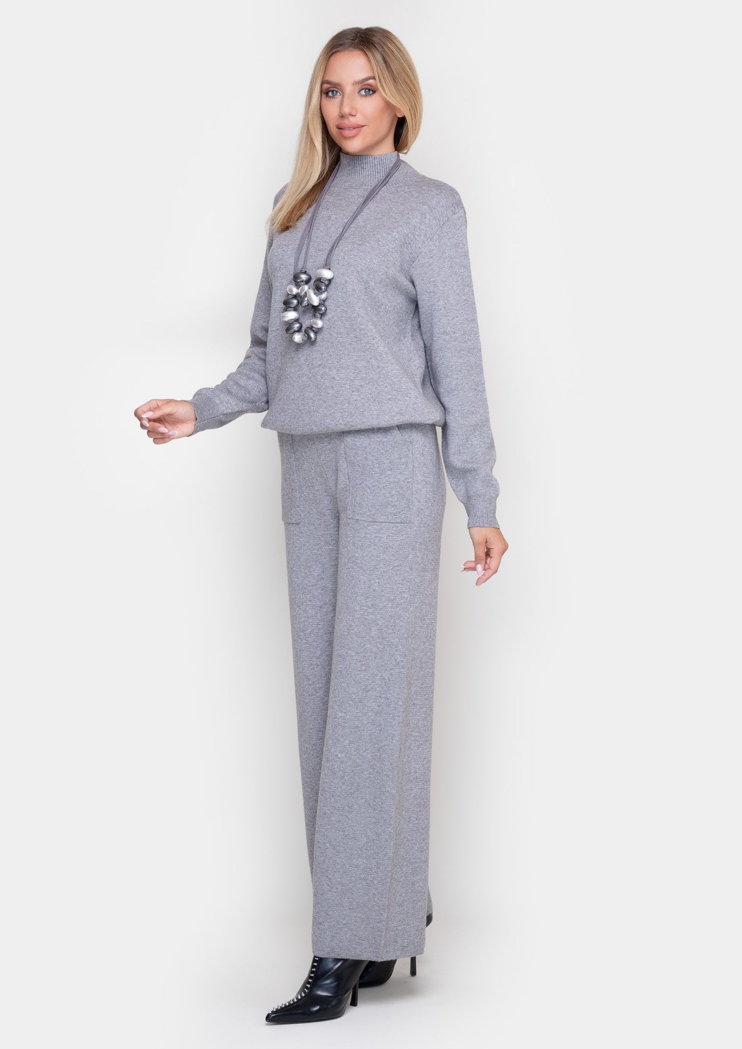 Samange suit in viscose fabric